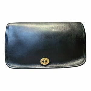 Vintage Coach Leather Clutch / Shoulder Bag – Classic Turn-Lock
